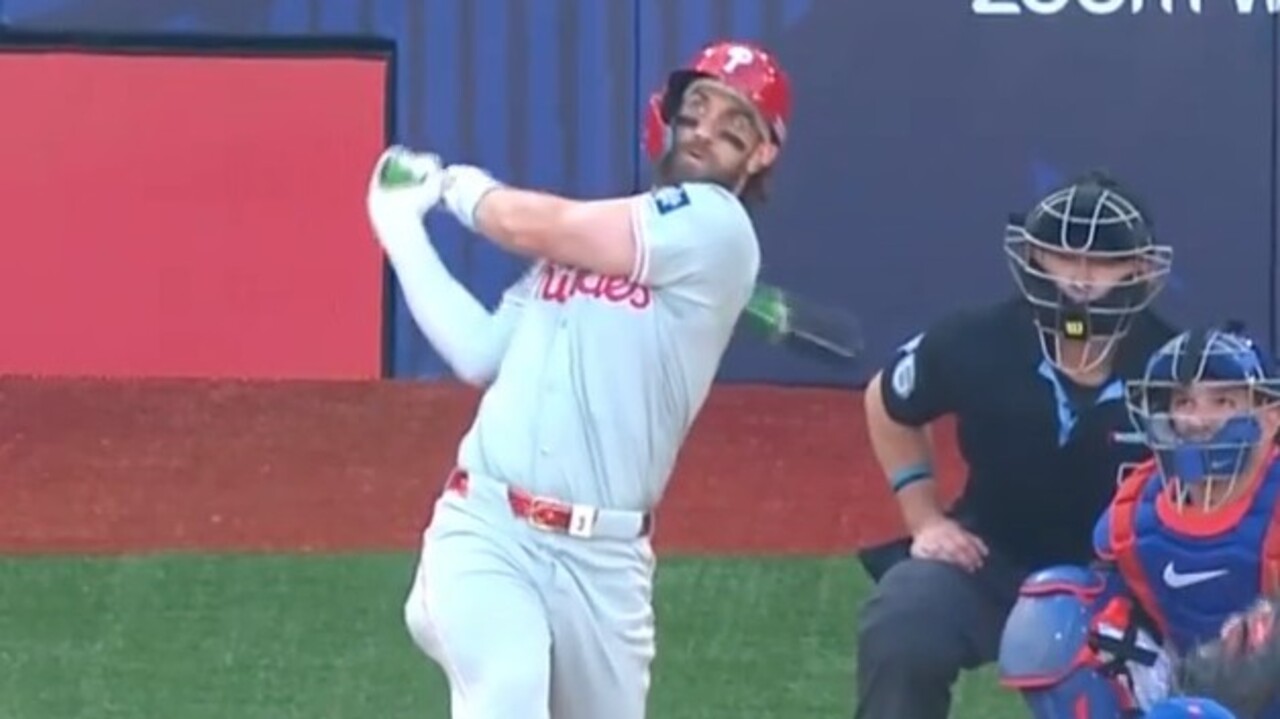 Phillies’ Harper breaks out soccer-style celly after homer in London