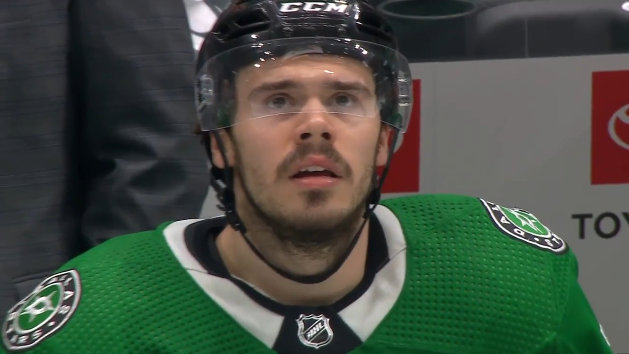 Skinner goes post-to-post for terrific toe save on Stankoven