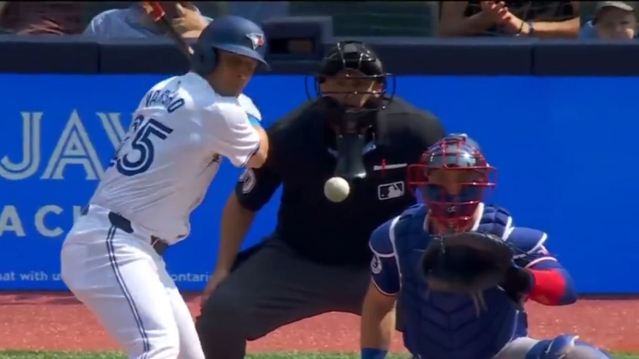 Blue Jays’ Varsho goes opposite field for three-run blast