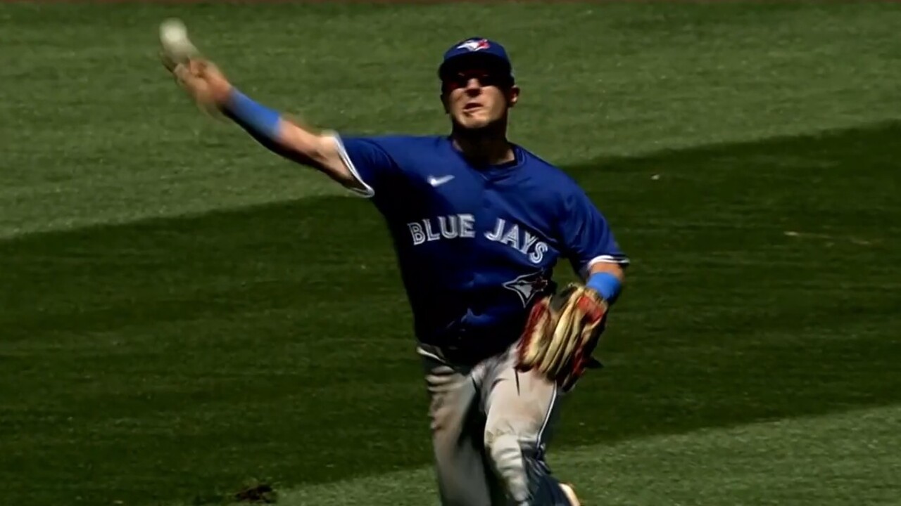 Varsho makes incredible diving catch and doubles Mariners up at second