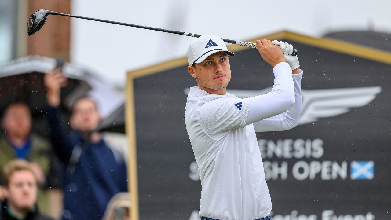 Aberg rallies with late birdies for two-shot lead in Scottish Open