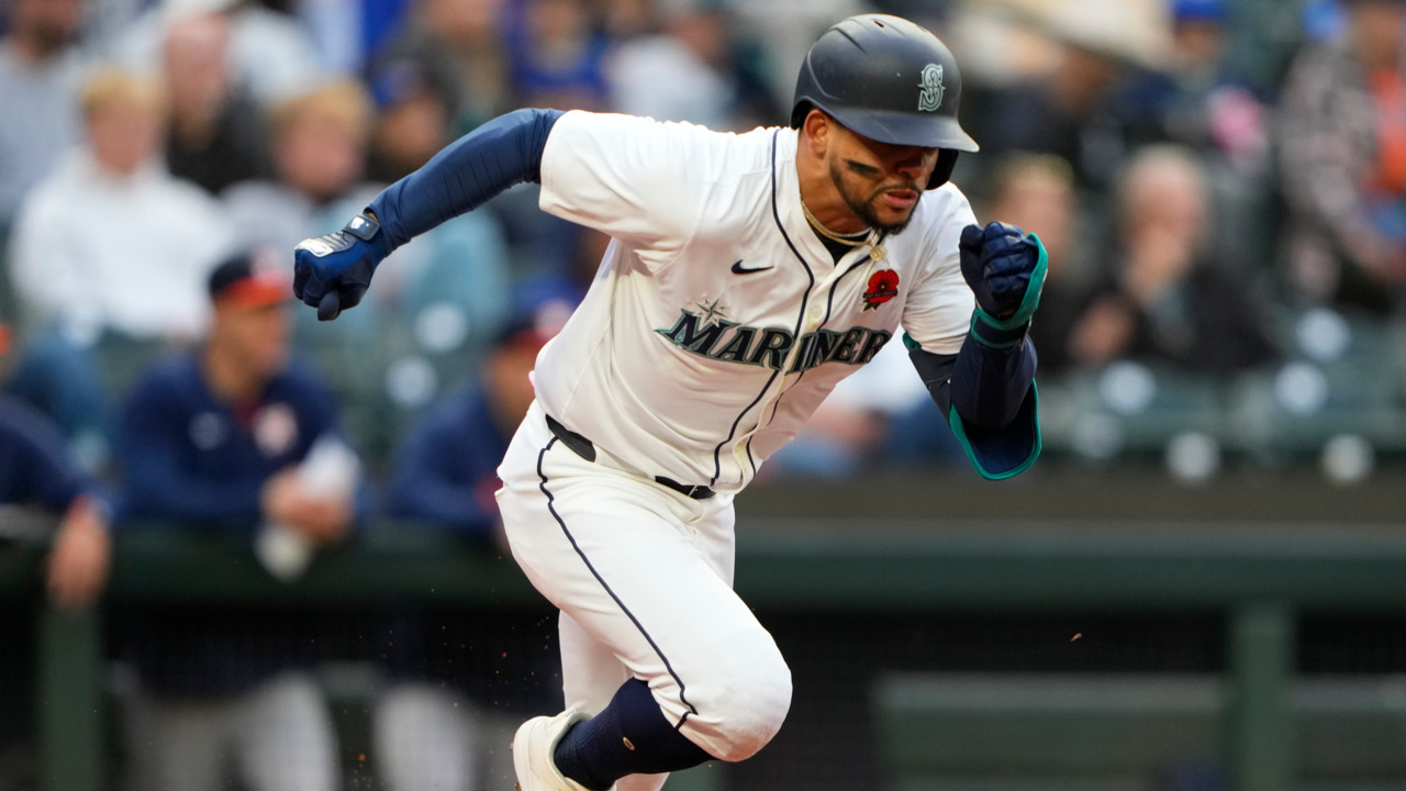 What skillset can Jonatan Clase bring to the Blue Jays?