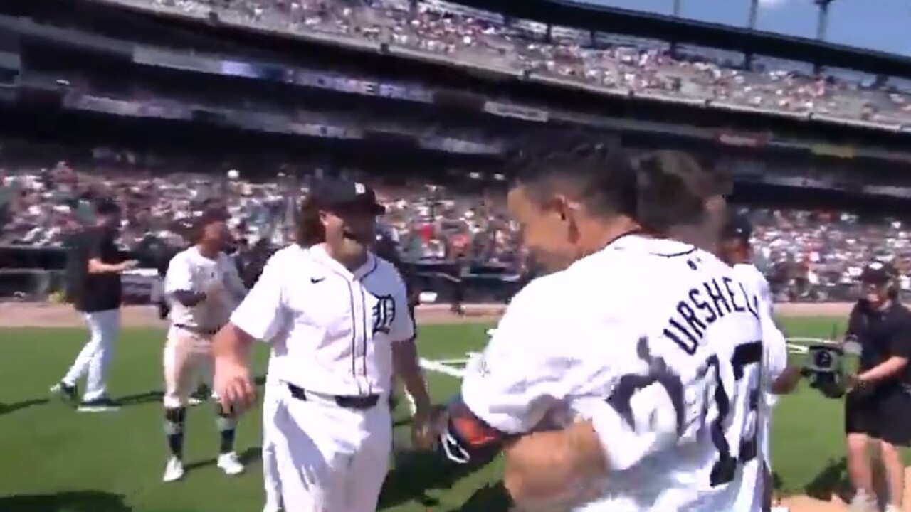 Urshela finishes comeback with walk-off, two-run shot vs. Dodgers