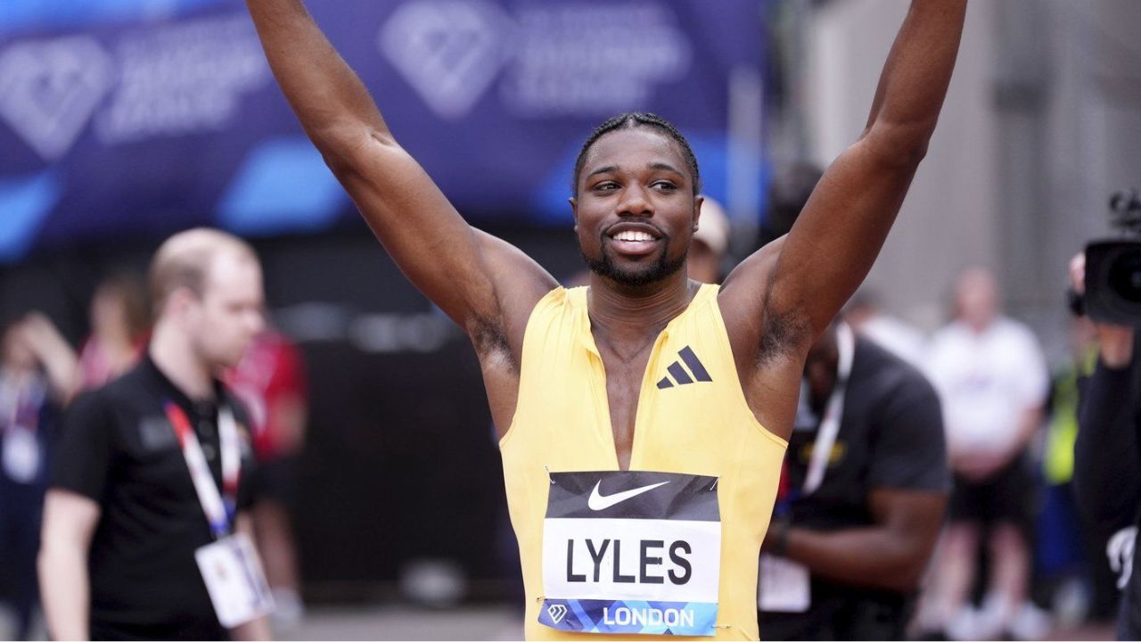 Noah Lyles warms up for Olympics, sets PB of 9.81 seconds to win 100m in London
