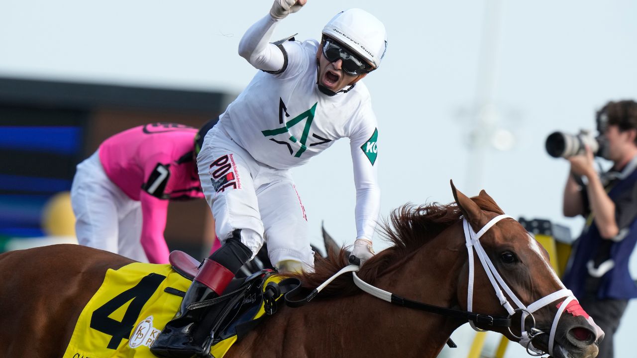 Caitlinhergrtness wins 165th King’s Plate at Woodbine