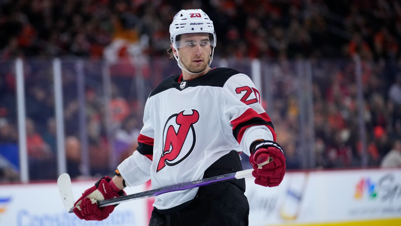 Former NHLer charged in sexual assault case, Michael McLeod, signs to play in KHL