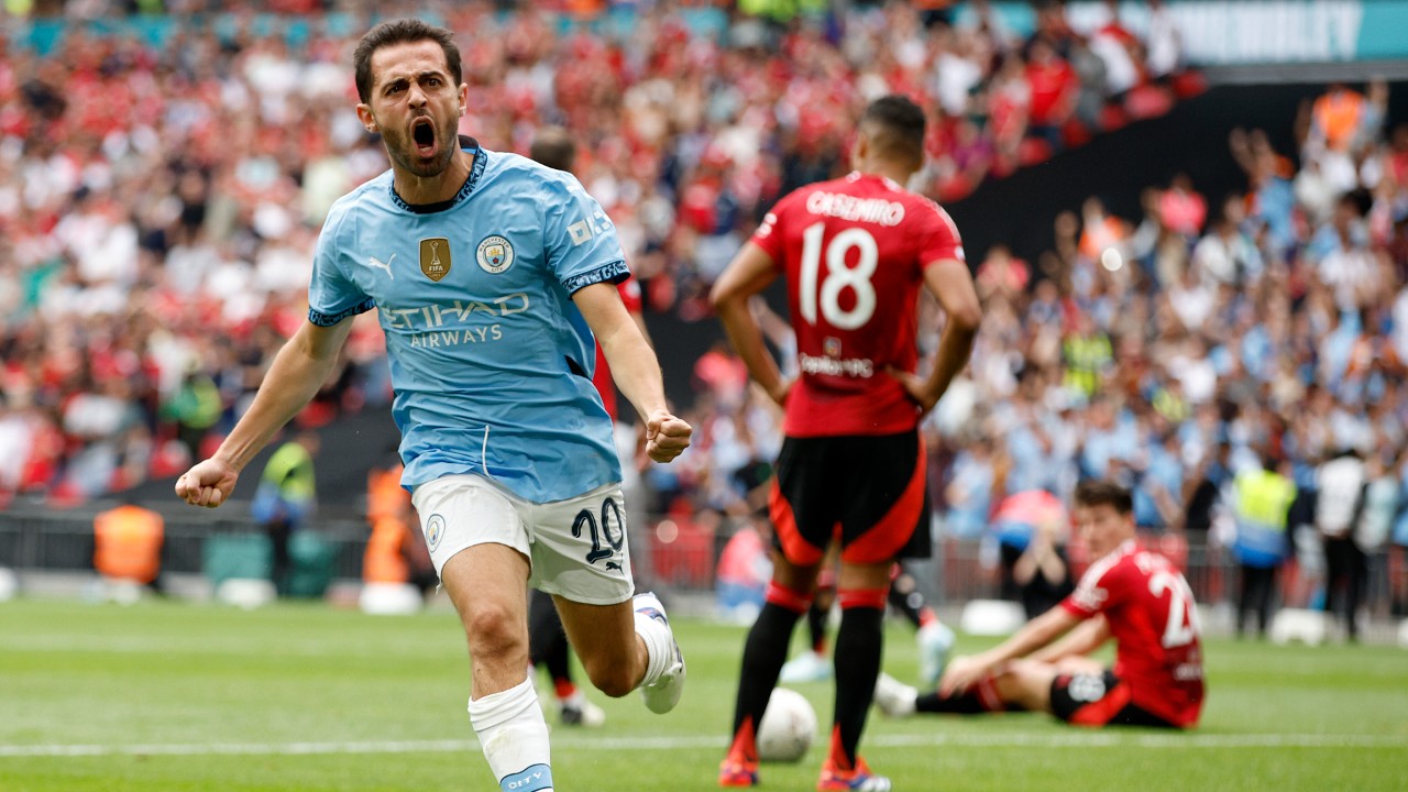 Manchester City beats Manchester United to win Community Shield