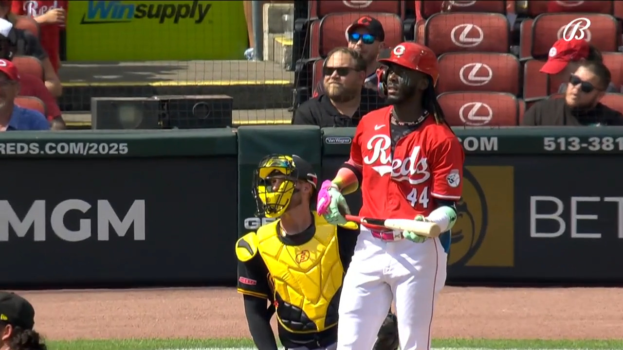 Reds’ De La Cruz crushes mammoth homer for 25th of season
