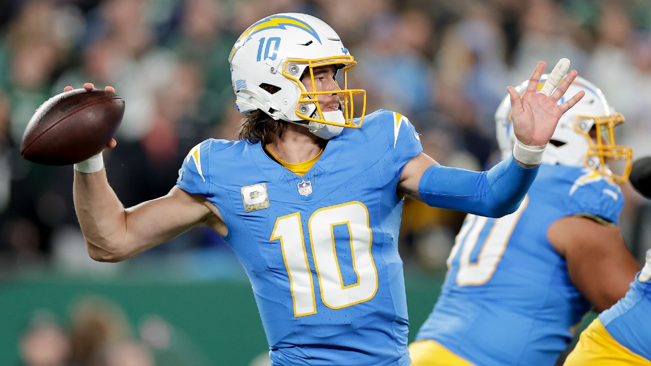 Chargers QB Justin Herbert questionable vs. Steelers with high-ankle sprain