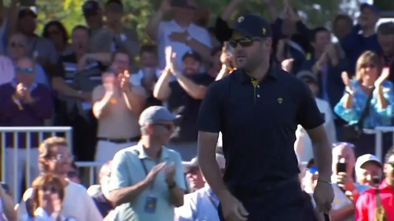 Conners fires up Canadian crowd after winning hole with birdie