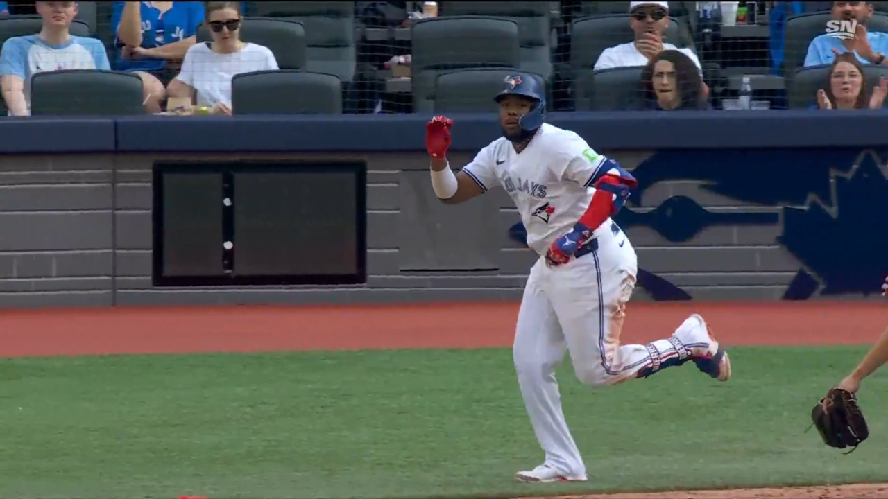 Guerrero Jr. knocks single to notch 500th career RBI