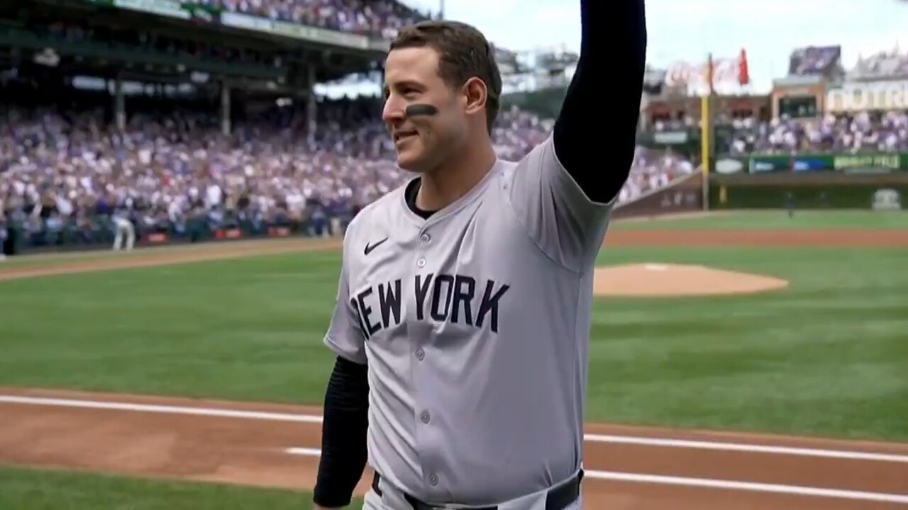 Rizzo gets standing ovation at Wrigley after emotional tribute video