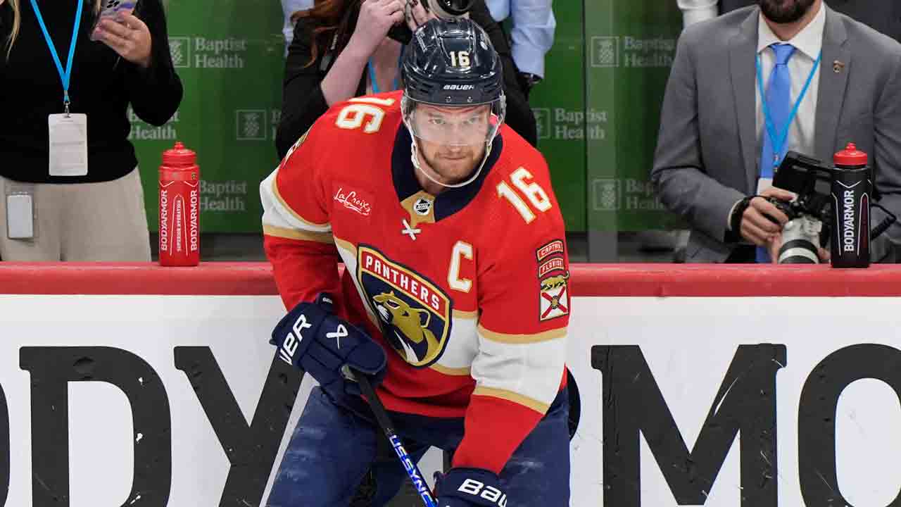 Panthers’ Barkov avoids fracture, expected to miss a few weeks