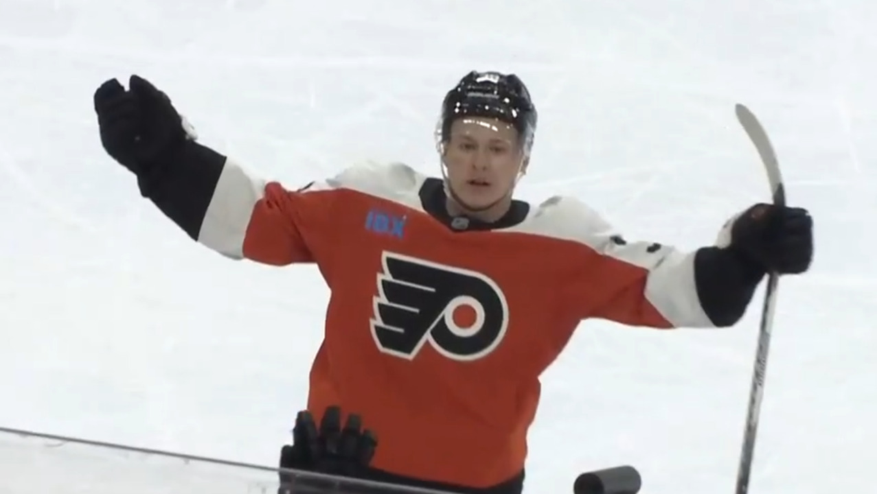 Flyers’ Michkov finds back of net through traffic for first home goal