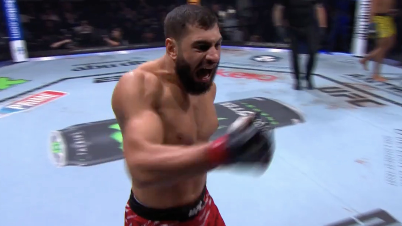 Aslan finishes Cerqueira in just 51 seconds with flurry of punches