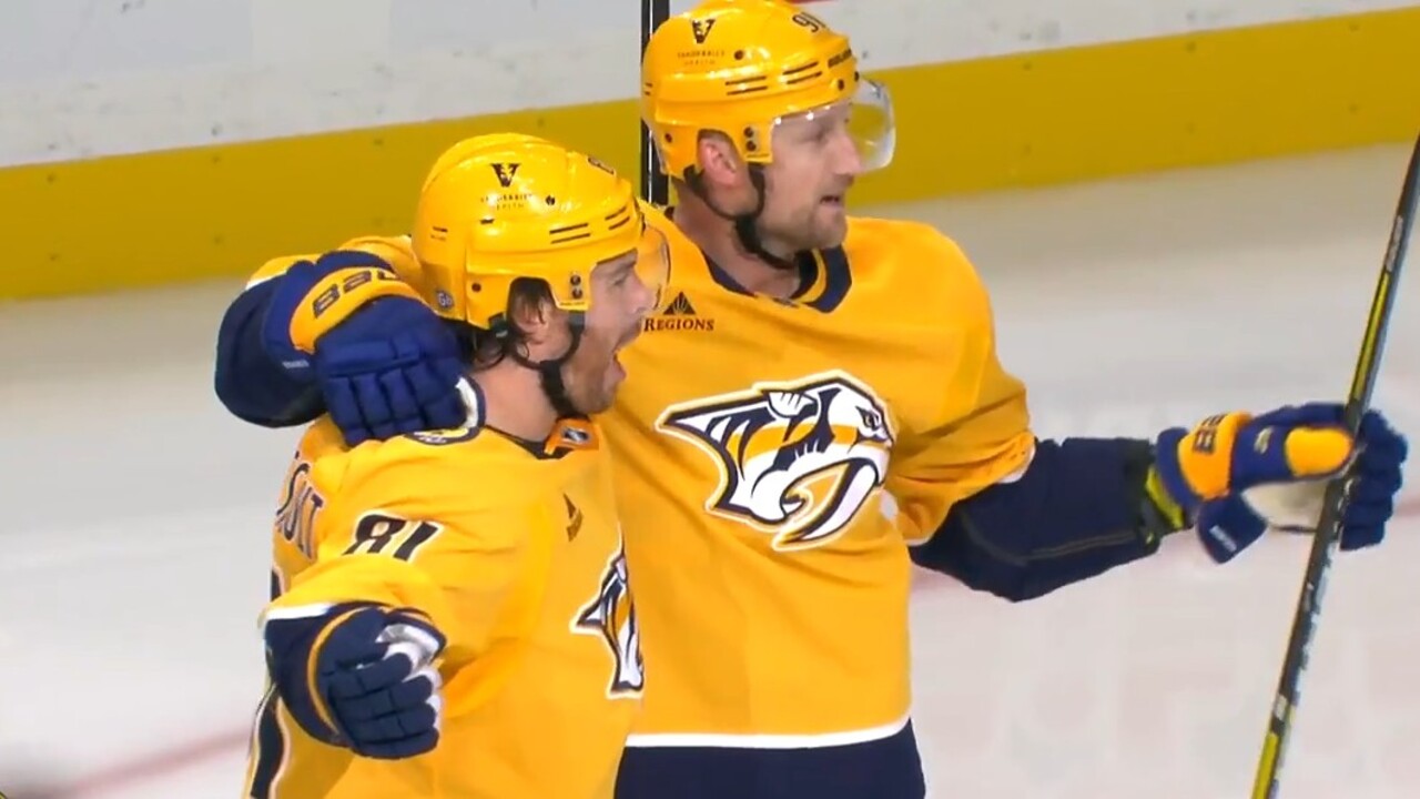 Stamkos uncorks signature one-timer to pick up first goal with Predators