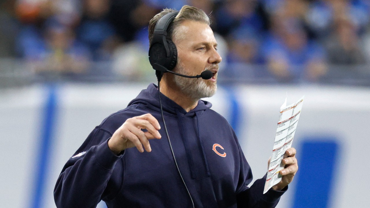 Bears fire head coach Matt Eberflus, name Thomas Brown interim