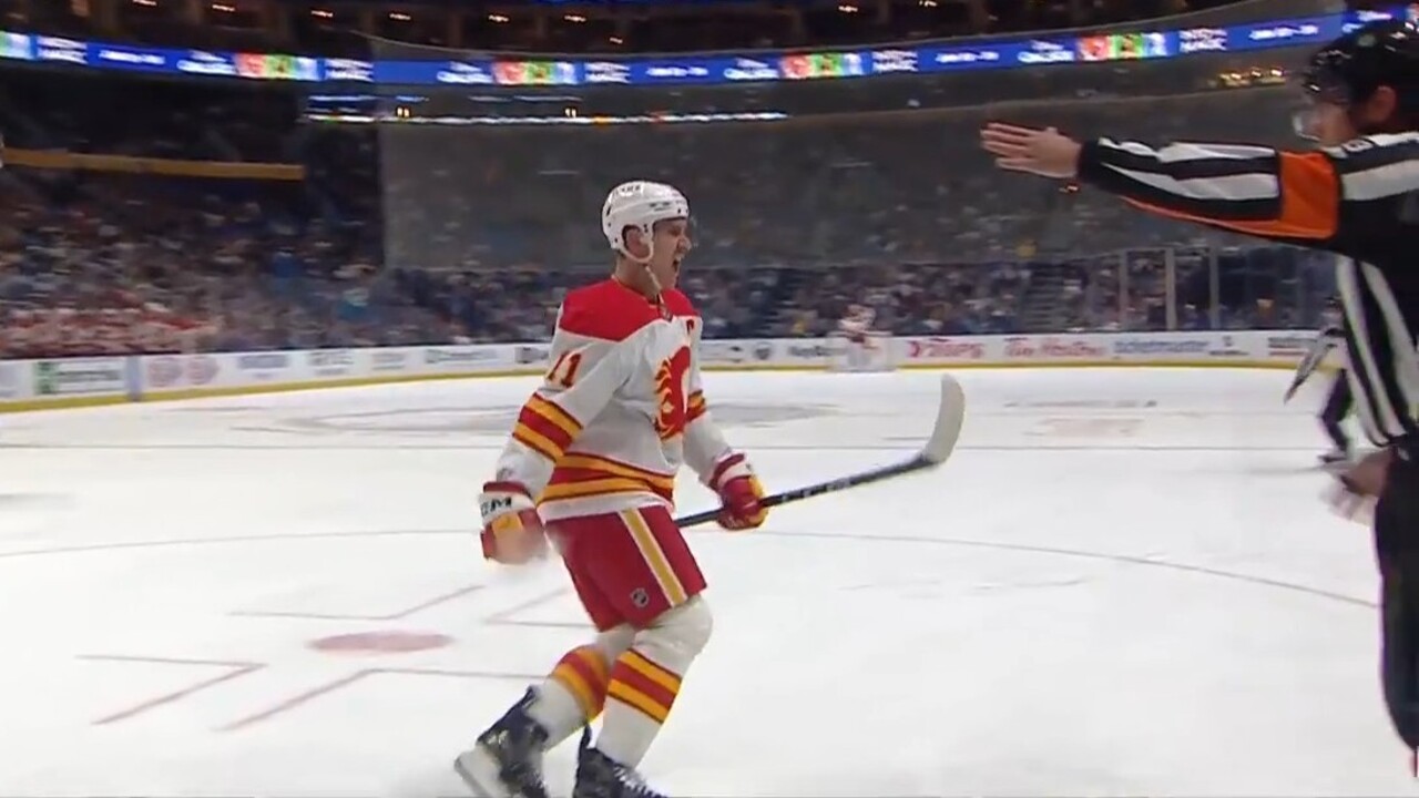 Flames’ Backlund goes bar down to score vs. Sabres