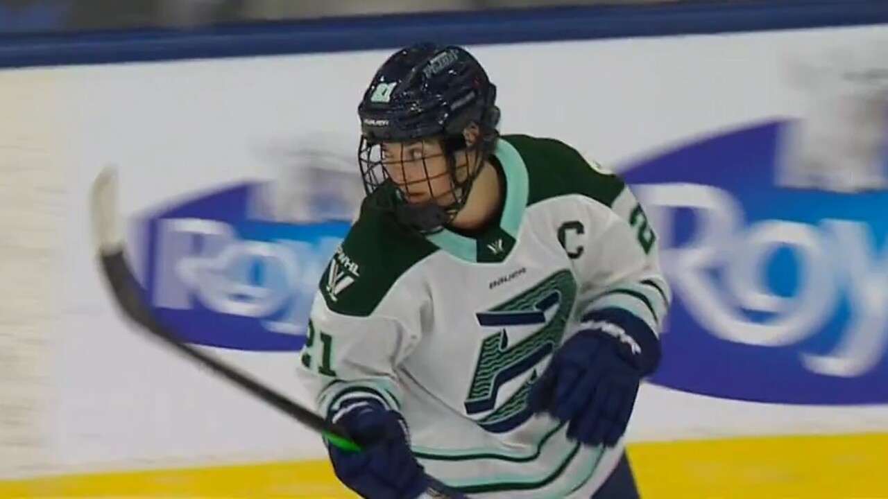 Fleet’s Knight beats Sceptres’ Campbell for first goal of PWHL season