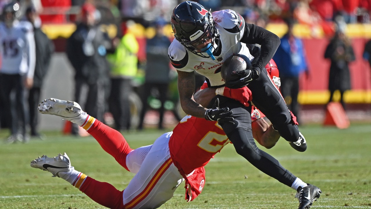 Texans WR Tank Dell carted off with knee injury after TD catch