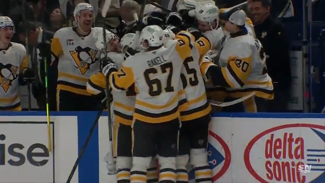 Gotta See It: Nedeljkovic leaps to bench after scoring goalie goal